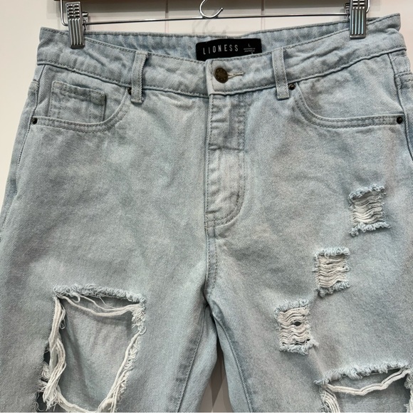 LIONESS Women's Naomi Boyfriend Jeans Light High Rise Distressed Size Large US 8 - Picture 3 of 16